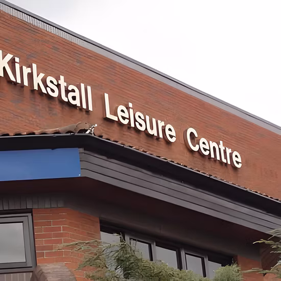 Muestra al aire libre del hotel de la decoración del restaurante del LED del acrílico del metal 3D que hace publicidad de la muestra LED Frontlit